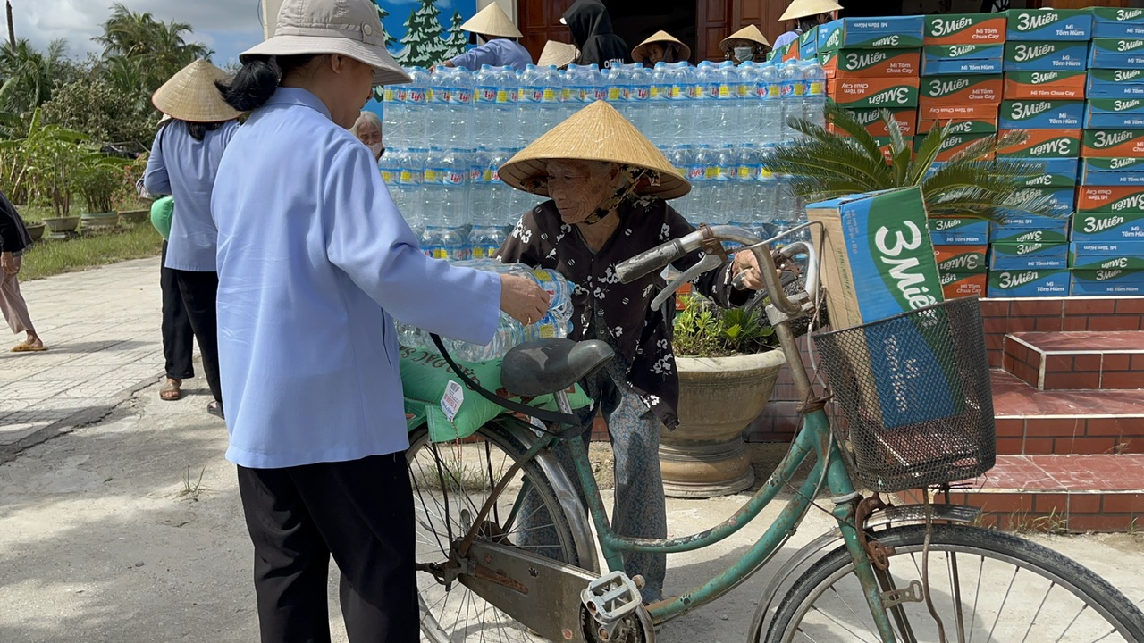 VĂN HIẾN “BÍ BẦU”
