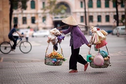 KHI GÁNH NẶNG CUỘC ĐỜI MANG TÊN TÌNH YÊU